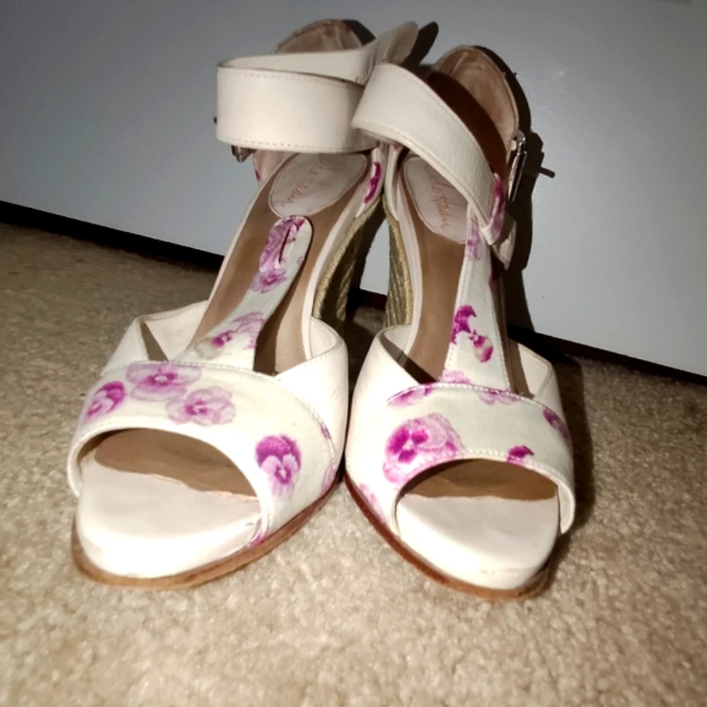 COLE HAAN Air Zoe White Leather Pansy Fabric Print Wedge